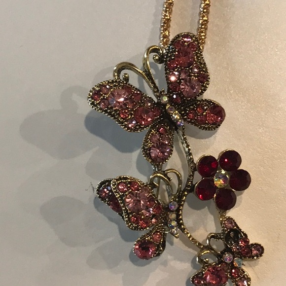 Butterfly’s and flowers by Betsy Johnson - Picture 4 of 11